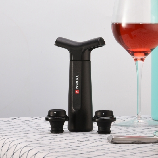 Pompă pentru vidare sticle de vin + 4 dopuri