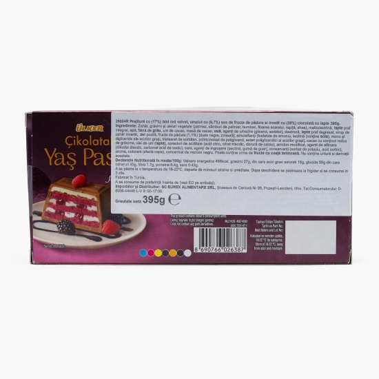 Prăjitură Red Velvet cu fructe de pădure, învelită în ciocolată cu lapte 395g