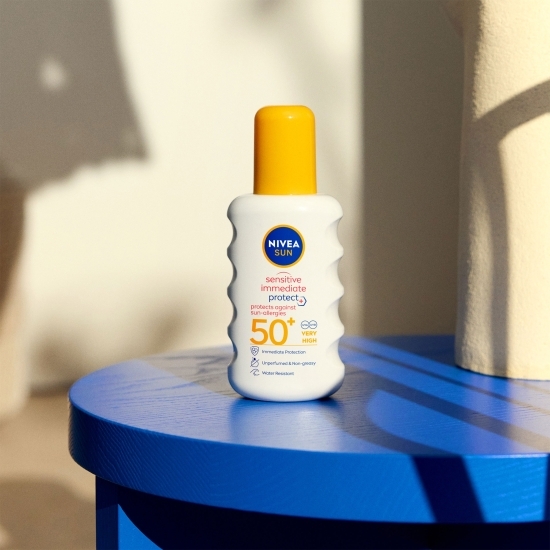 Spray de protecție solară împotriva alergiilor solare Sensitive, SPF 50, 200ml