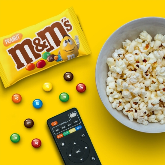M&M'S - Bomboane cu arahide învelite în ciocolată cu lapte 90g