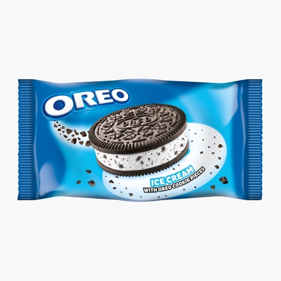 Biscuiți sandwich cu aromă de ciocolată, umpluți cu înghețată cu aromă de vanilie 135ml