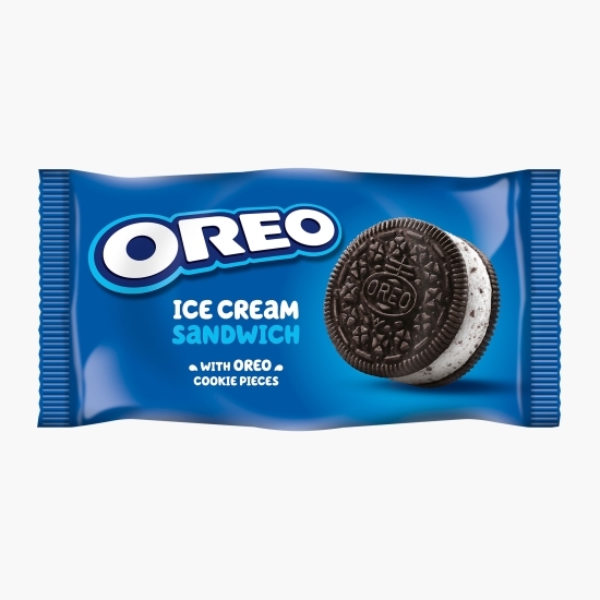 Biscuiți sandwich cu ciocolată, umpluți cu înghețată cu vanilie 110ml