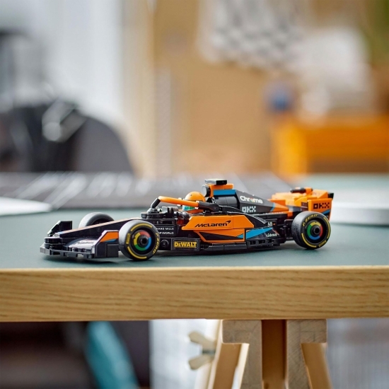 Mașină de curse McLarren de Formula 1 2023, 76919 Speed Champions, 245 piese, + 9 ani
