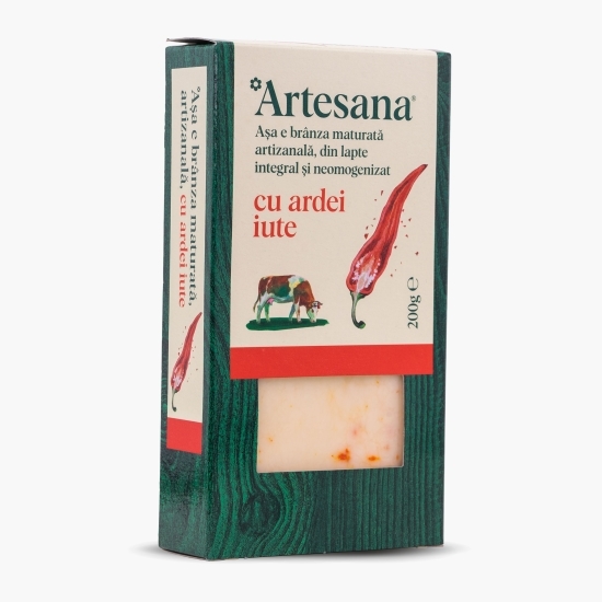 Brânză maturată din lapte de vacă cu peperoncino 200g