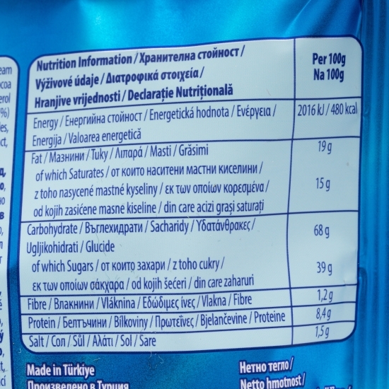 Covrigei acoperiți cu glazură cu aromă de biscuiți și frișcă Flipz 90g