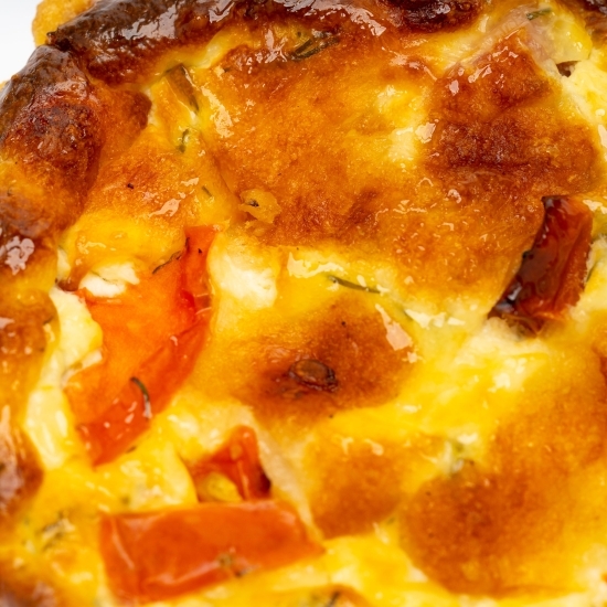 Tartă sărată (Quiche Lorraine) cu brânză, bacon și ceapă verde 110g