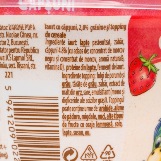 Iaurt Mic Dejun cu căpșuni și topping de cereale, 2% grăsime, 143g