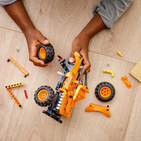 Monster Jam El Toro Loco, 42135 Technic, +7 ani