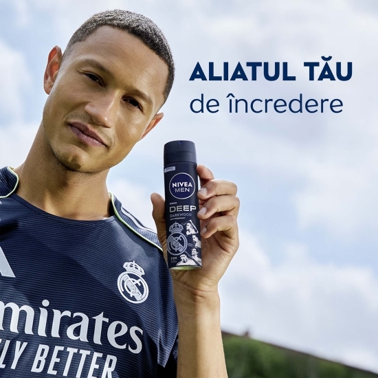 Deodorant spray pentru bărbați Men Deep Darkwood, ediție limitată Real Madrid 150ml