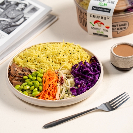Salată vegană cu orez, ciuperci și edamame Bibimbap Bowl, 405g