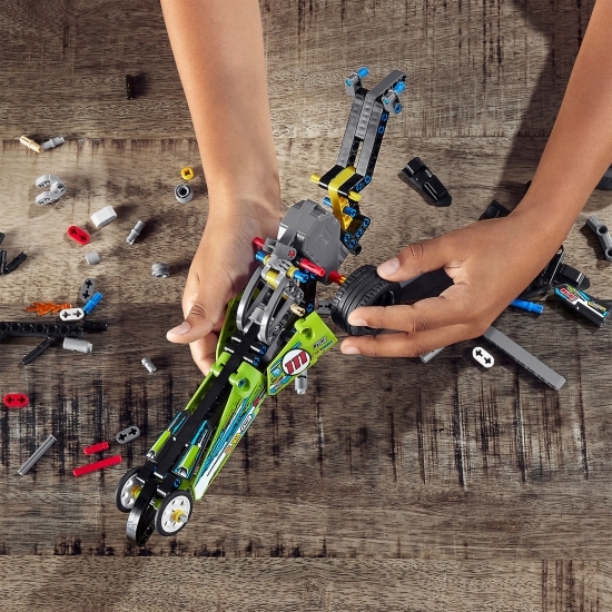 Dragster, 42103 Technic, +7 ani