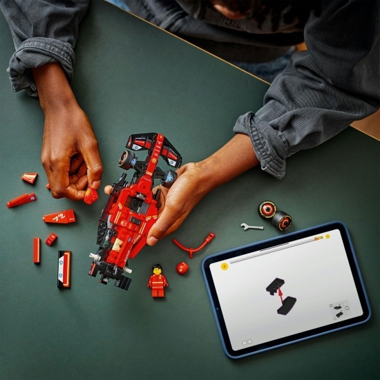 Mașina de curse F1® Ferrari SF-24 77242 Speed Champions, 275 piese, +10 ani