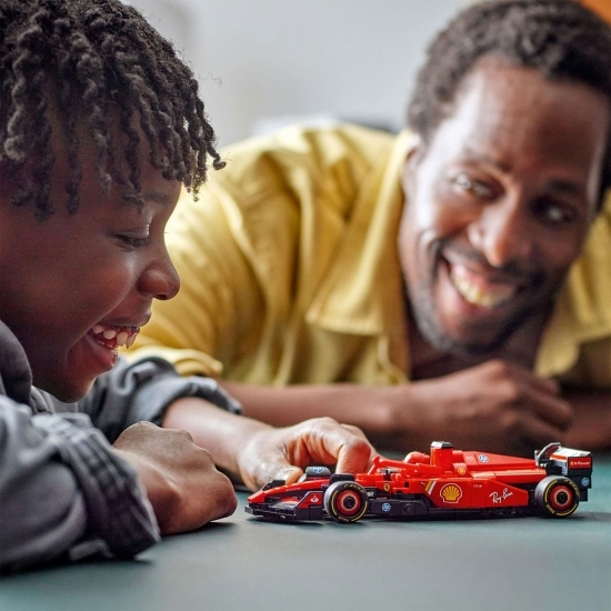 Mașina de curse F1® Ferrari SF-24 77242 Speed Champions, 275 piese, +10 ani