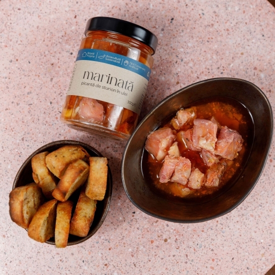 Marinată picantă de sturion în ulei 300g