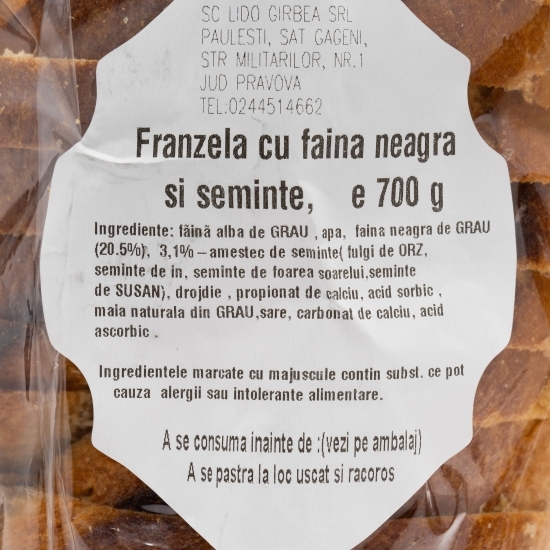 Franzelă cu făină neagră și semințe 700g