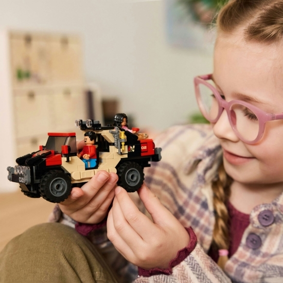 Evadare off-road din calea unui Velociraptor, 76972 Jurassic World, 285 piese, +6 ani