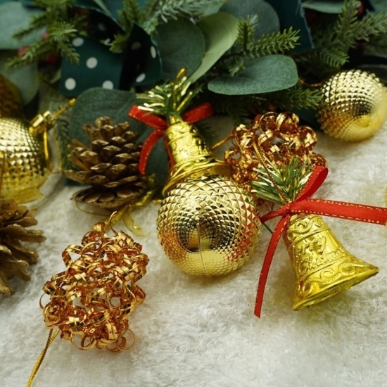 Set de 24 ornamente de brad, multicolor