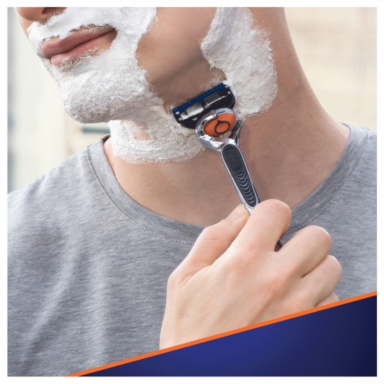 Aparat de ras Fusion5 ProGlide cu 4 rezerve