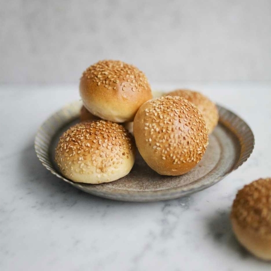 Mini chiflă Burger cu semințe de susan precoaptă , eco 8x30g 