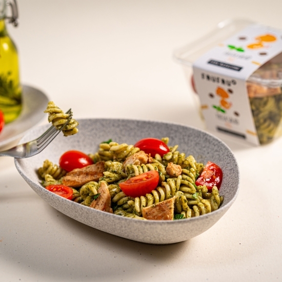 Salată de paste cu pui 220g