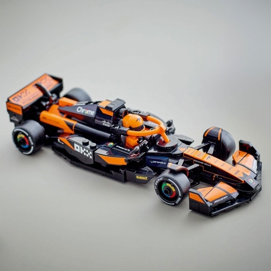 Mașină de curse McLaren F1® Team MCL38, 77251 Speed Champions, 269 piese, +10 ani