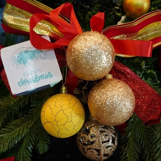 Set 12 ornamente de brad, tip glob, auriu/galben