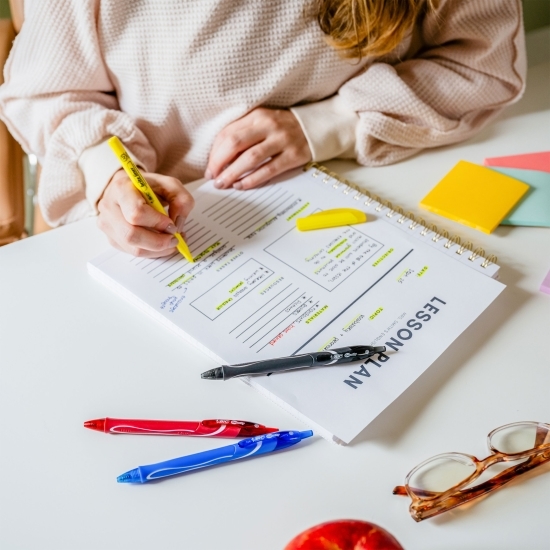 Set 4 pixuri cu gel Roller Gelocity Quick Dry (albastru, negru, roșu, verde)