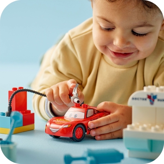 Vizita lui McQueen la garajul lui Doc, 10456 Duplo Disney, 35 piese, +2 ani