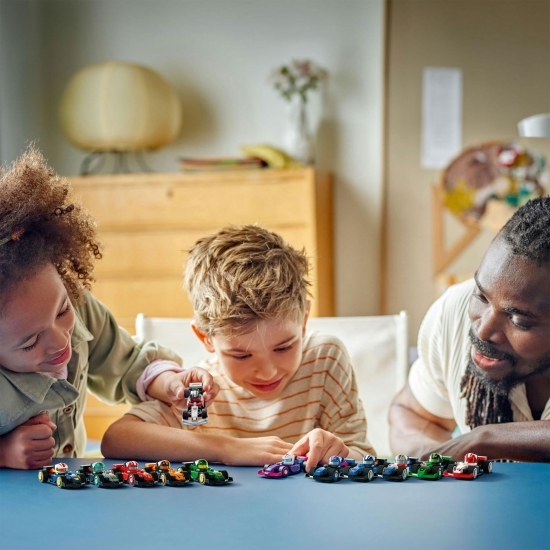 Mașină de curse F1® de colecție, 71049 Minifigures, 29 piese, +6 ani, diverse modele