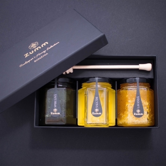 Cutie 3 specialități din miere (miere cu spirulină, miere de salcâm și miere cu lavandă) 750g