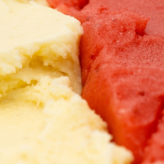 Înghețată italiană artizanală (gelato) căpșuni (vegan și fără zahăr) + vanilie de madagascar 300g
