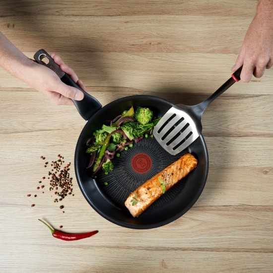 Tigaie Unlimited, inducție, 28cm, înveliș antiaderent din titan, indicator Thermo-Signal, bază Thermo-Fusion