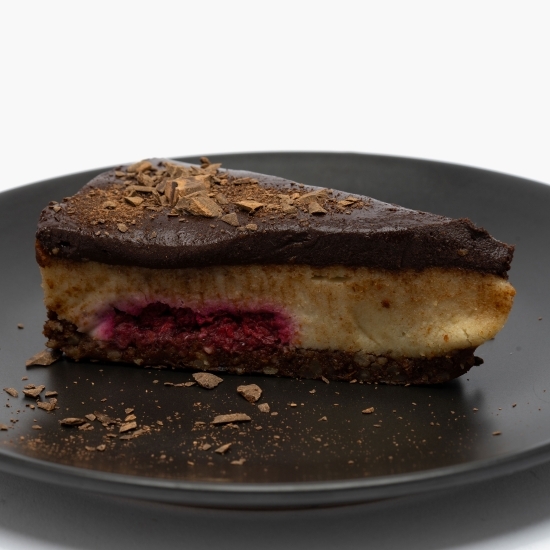 Tort raw vegan Delight cu cremă de caju și vanilie, glazură de cacao și zmeură 110g
