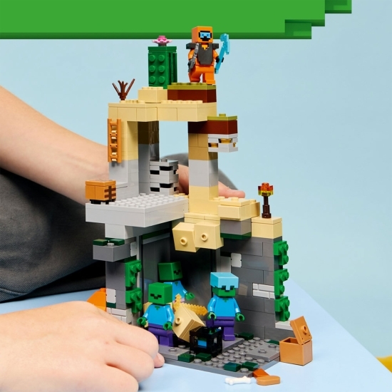 Temnița cu zombi, 21587 Minecraft, 284 piese, +8 ani